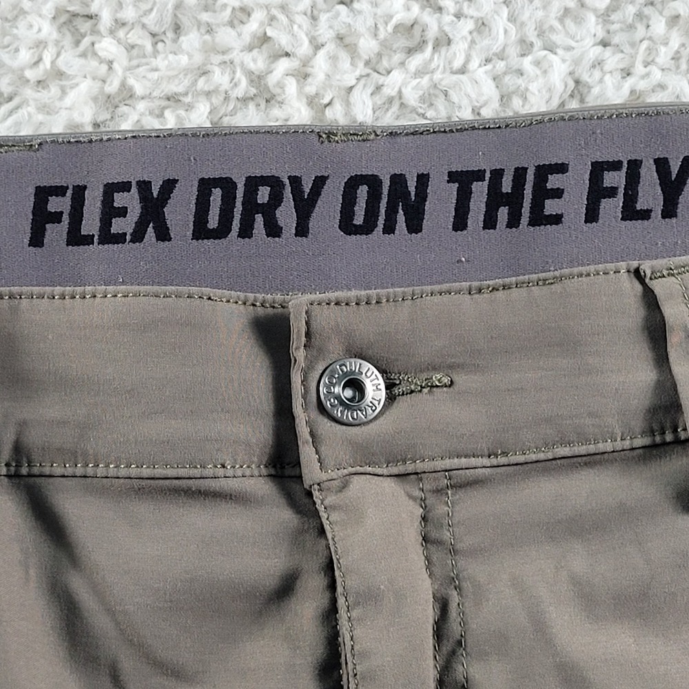Duluth Trading Flex Dry on the Fly Shorts Mens 34 Brown Excellent Hiking Utility - Picture 2 of 11
